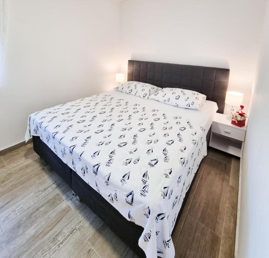 Apartment Ane 2 Tisno Kültér fotó